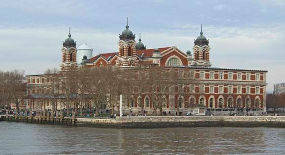 (c) Mamuga: 'Ellis Island'