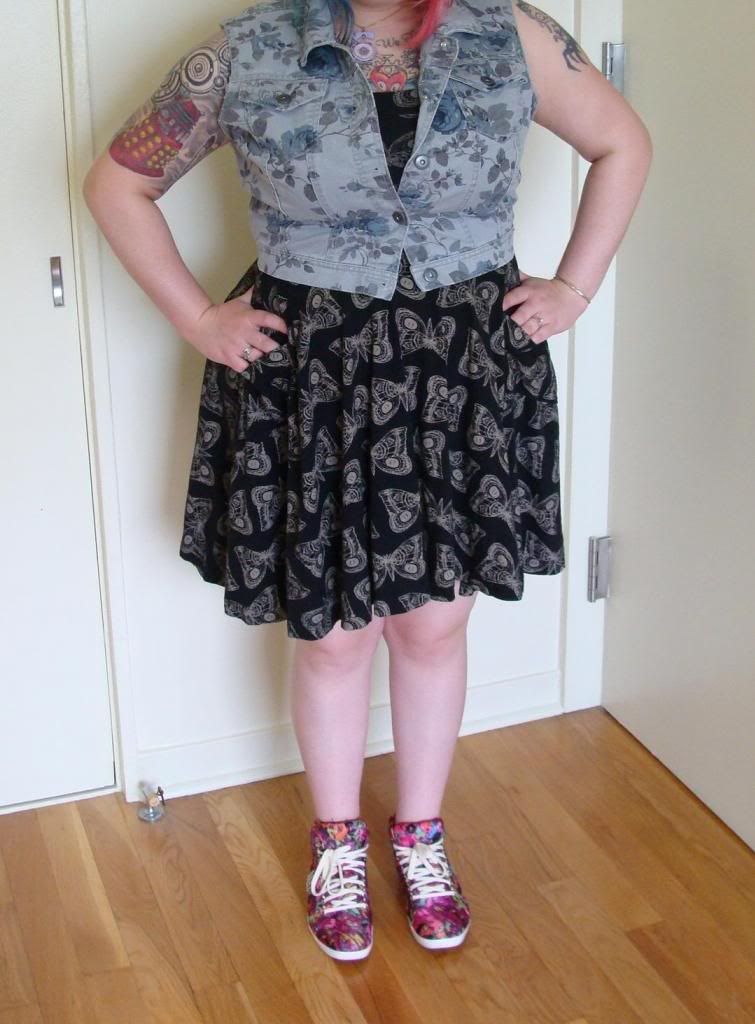 ootd, outfit of the day, modcloth, target, denim vest, dress, circle skirt, modcloth dress